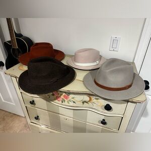Lot of ladies fall hats - all 4